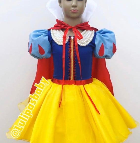 Fantasia Branca de Neve (curto)
