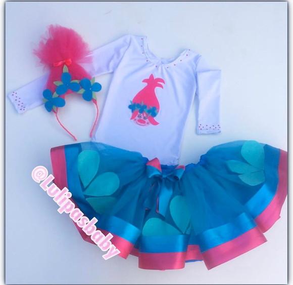 Fantasia trolls menina