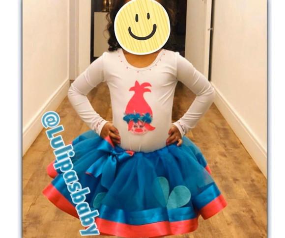 Fantasia trolls menina