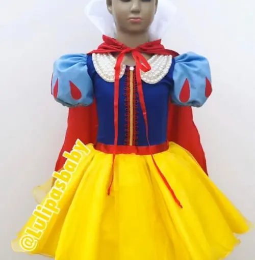 Fantasia Branca de Neve (curto)