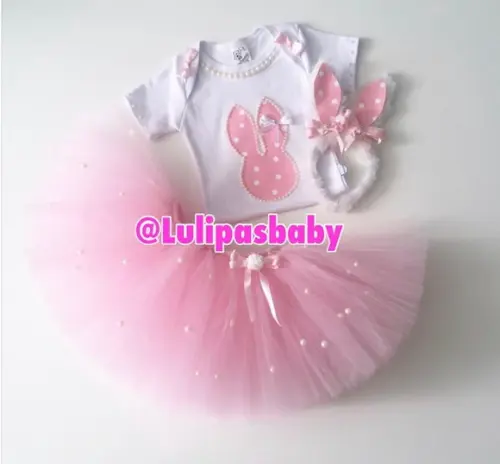 Roupa de Páscoa infantil coelhinha