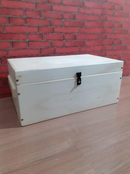 Caixa com Fecho para Cadeado 32x50x22