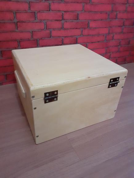 Caixa de Madeira Multiuso com Fecho p/ Cadeado 22x32x32
