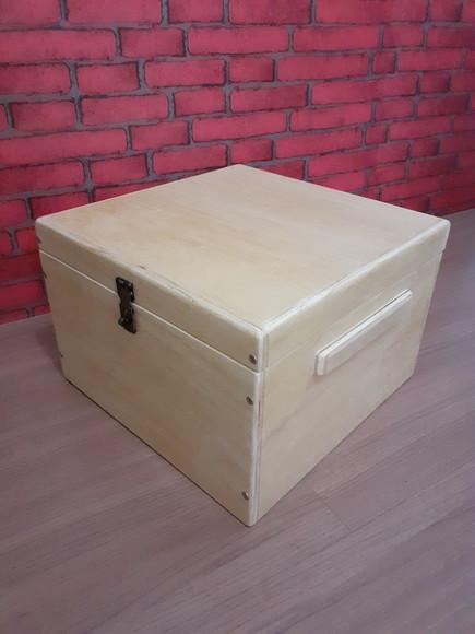 Caixa de Madeira Multiuso com Fecho p/ Cadeado 22x32x32
