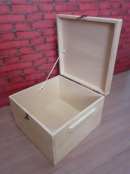 Caixa de Madeira Multiuso com Fecho p/ Cadeado 22x32x32