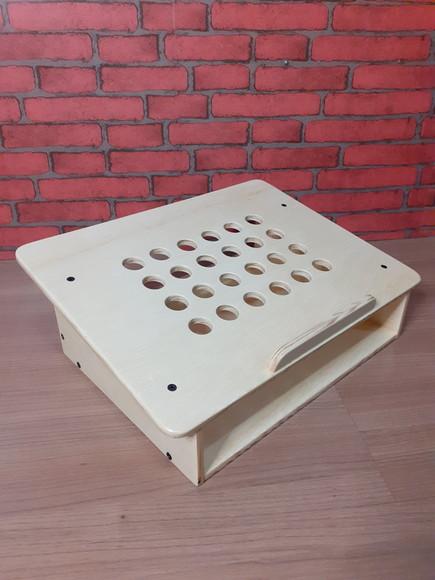 Suporte para Notebook em Madeira