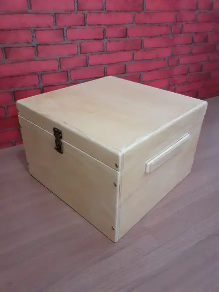 Caixa de Madeira Multiuso com Fecho p/ Cadeado 22x32x32