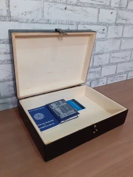 Caixa para Guardar Documentos com Fecho p/ Cadeado