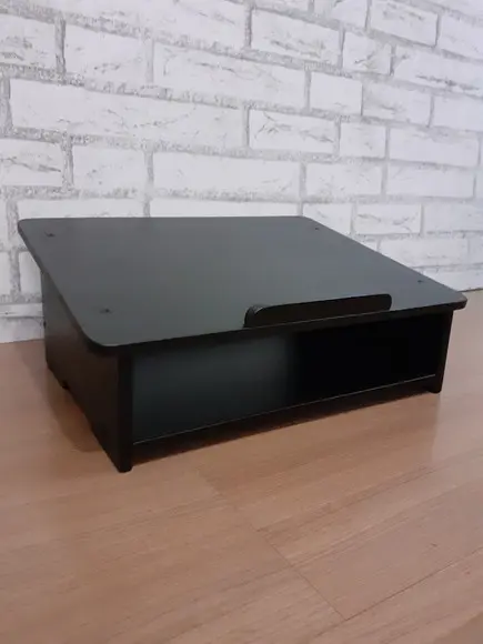 Suporte para Notebook Preto em Madeira