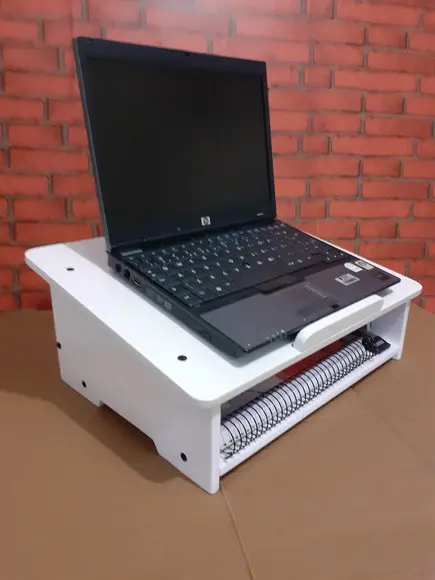 Suporte para Notebook em Madeira Cor Branco