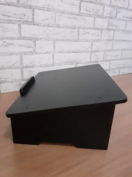 Suporte para Notebook Preto em Madeira