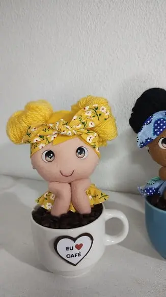 Boneca na Xícara