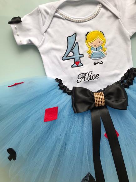 Fantasia Personalizada Alice no Pais das Maravilhas
