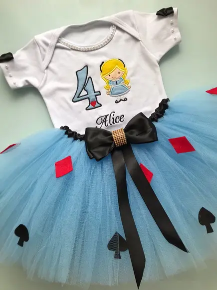 Fantasia Personalizada Alice no Pais das Maravilhas