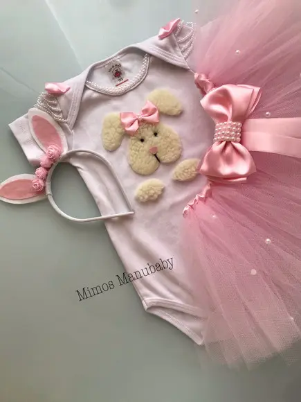 Roupa de Coelhinha Páscoa