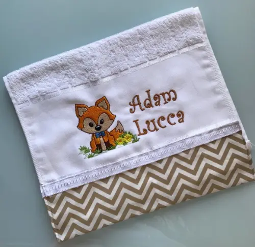 Toalha bordada Raposa lembrancinha