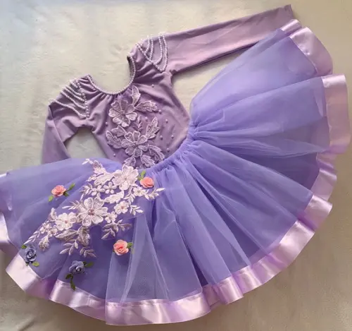 Vestido com Flores para Festa Tema Jardim Encantado