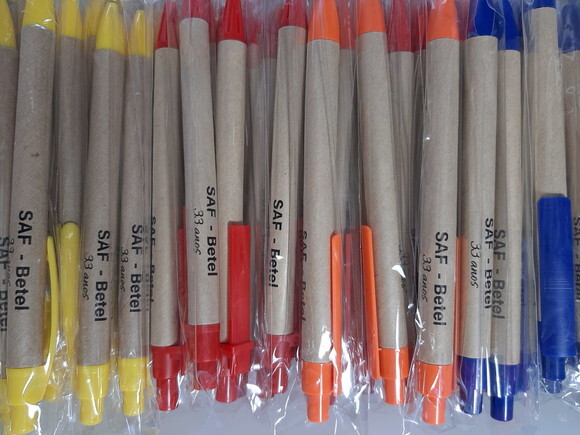 350 Caneta Ecológica de Papelão com Detalhes Coloridos