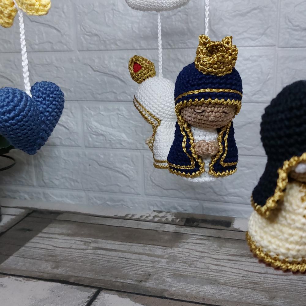 Móbile Santinha de amigurumi