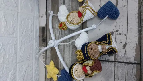 Móbile Santinha de amigurumi