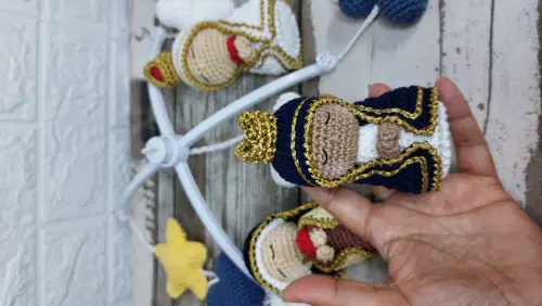 Móbile Santinha de amigurumi