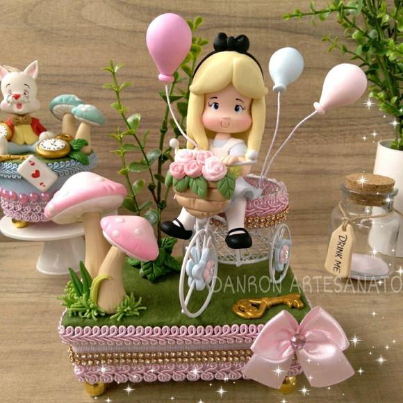 Caixa Cenário de Luxo Alice no País das Maravilhas