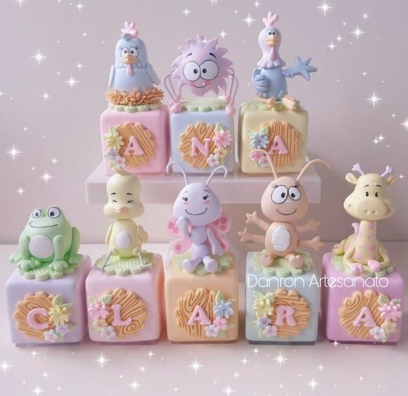 Enfeite de Mesa Galinha Pintadinha