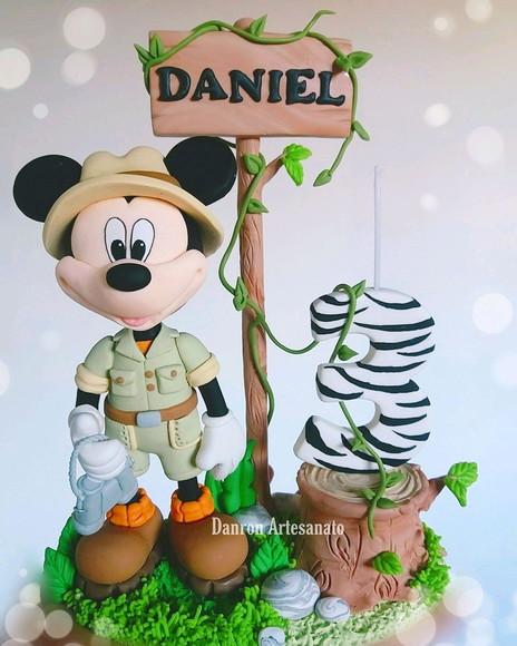 Topo de Bolo Mickey Safari Vela Biscuit Enfeite Mesa Personalizad
