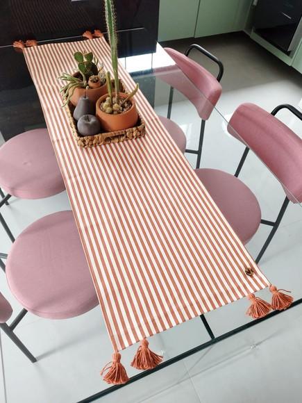 Caminho de Mesa Listrado Terracota com Tassel