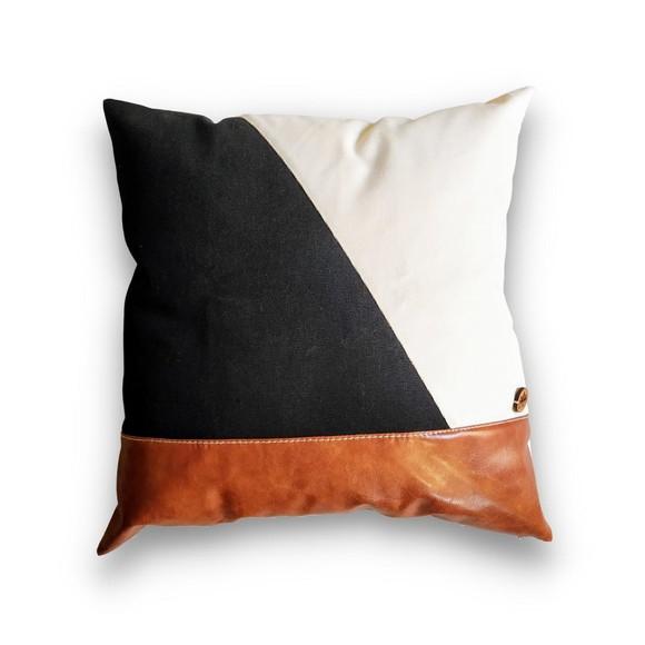 Capa de Almofada Boho com Couro Sintético e Sarja 40x40cm