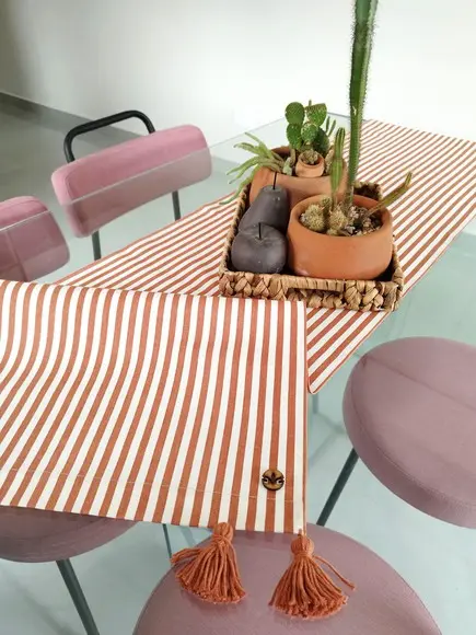 Caminho de Mesa Listrado Terracota com Tassel