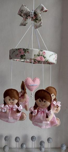 Mobile Bonequinha