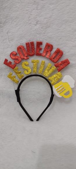 Tiara Esquerda Festiva, Pode Mudar Frase