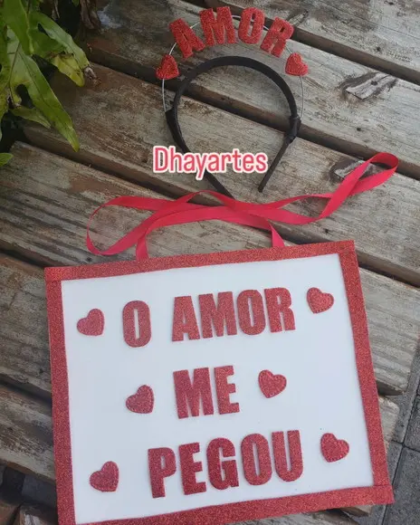 1 Plaquinha de Carnaval e Tiara Faço Qualquer Frase)