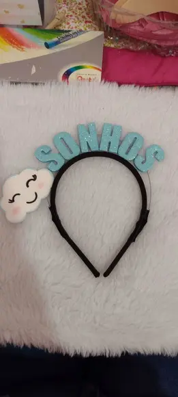 1 Tiara Personalizada com Palavra Sonhos
