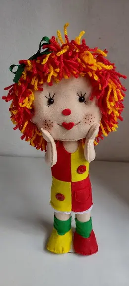 Boneca Emília Feltro