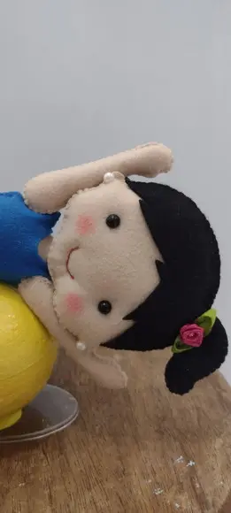 Boneca Pilateira em Feltro (pode Mudar Cor)