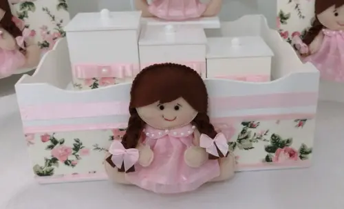 Kit higiene personalizado tema bonequinha