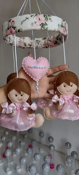 Mobile Bonequinha