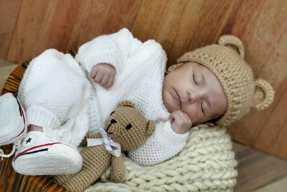 Kit touca e ursinho newborn