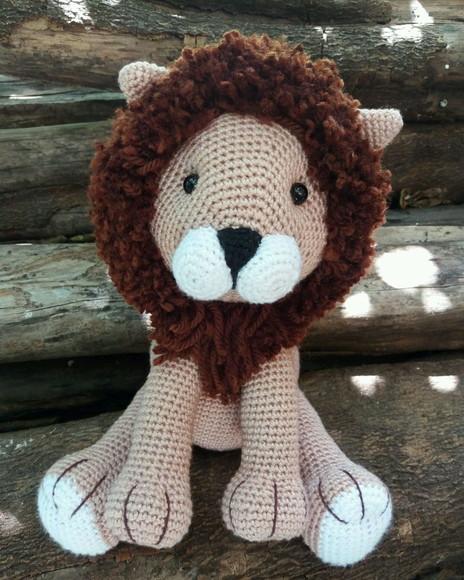 Leão amigurumi