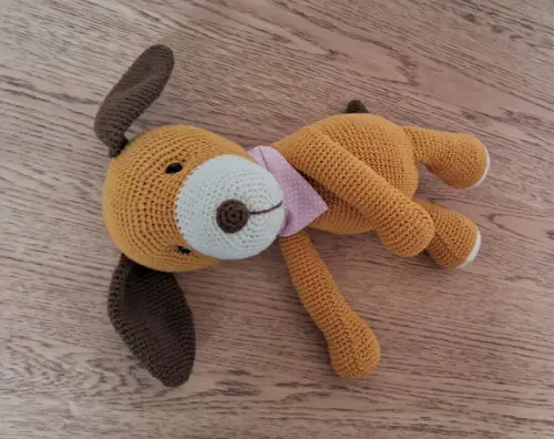 Cachorro Amigurumi Caramelo com Marrom