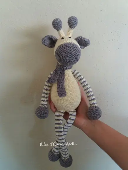 Girafinha de crochê