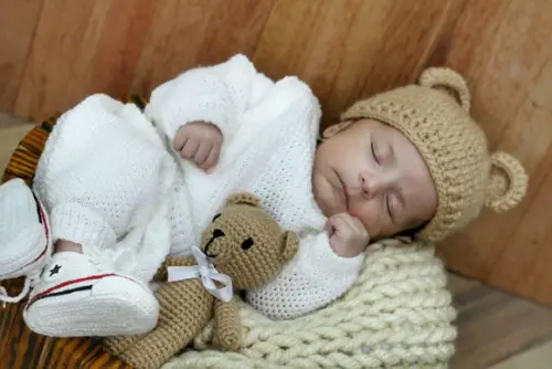 Kit touca e ursinho newborn
