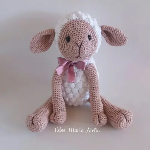 Ovelhinha amigurumi de crochê