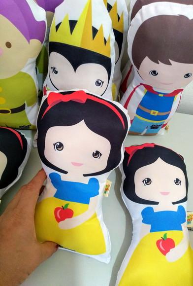 Almofada Contornada branca de neve