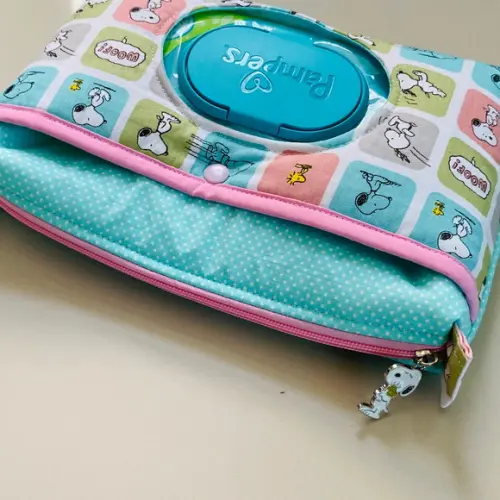 Necessaire Porta Lenço / Fralda com 2 Bolsos Snoopy