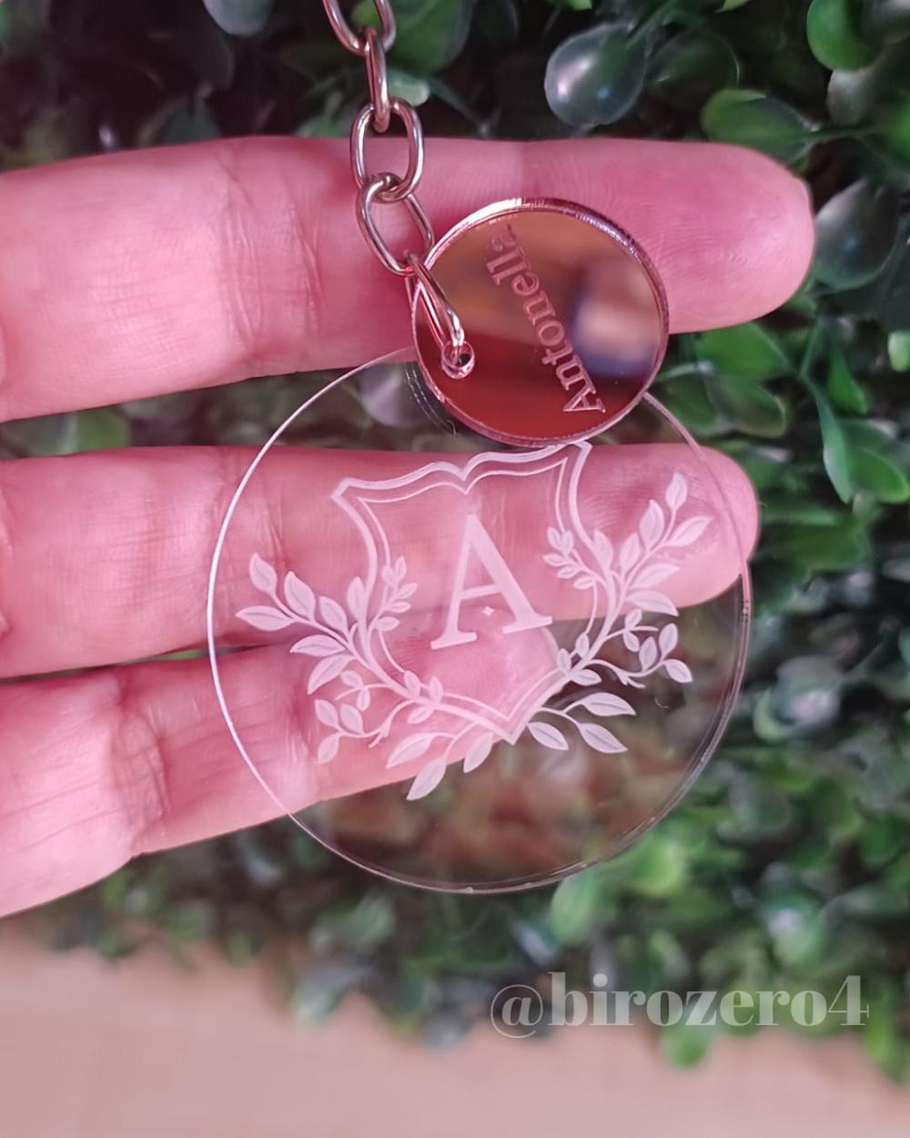 CHAVEIRO COM PINGENTE PERSONALIZADO MONOGRAMA