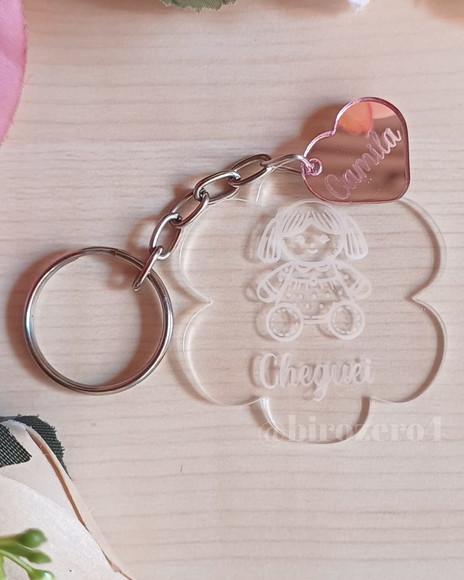 Chaveiro Acrílico Boneca com Pingente Coração