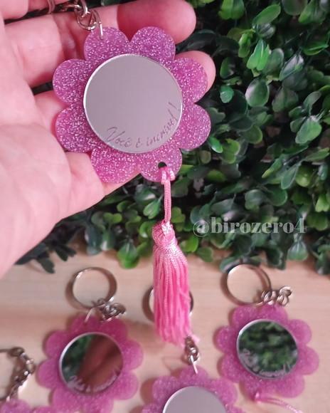 Chaveiro Flor com Espelho em Acrílico com Tassel